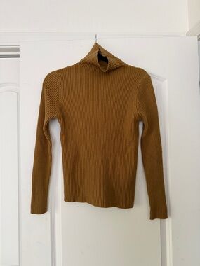 Women's Ribbed Turtleneck Sweater - Camel